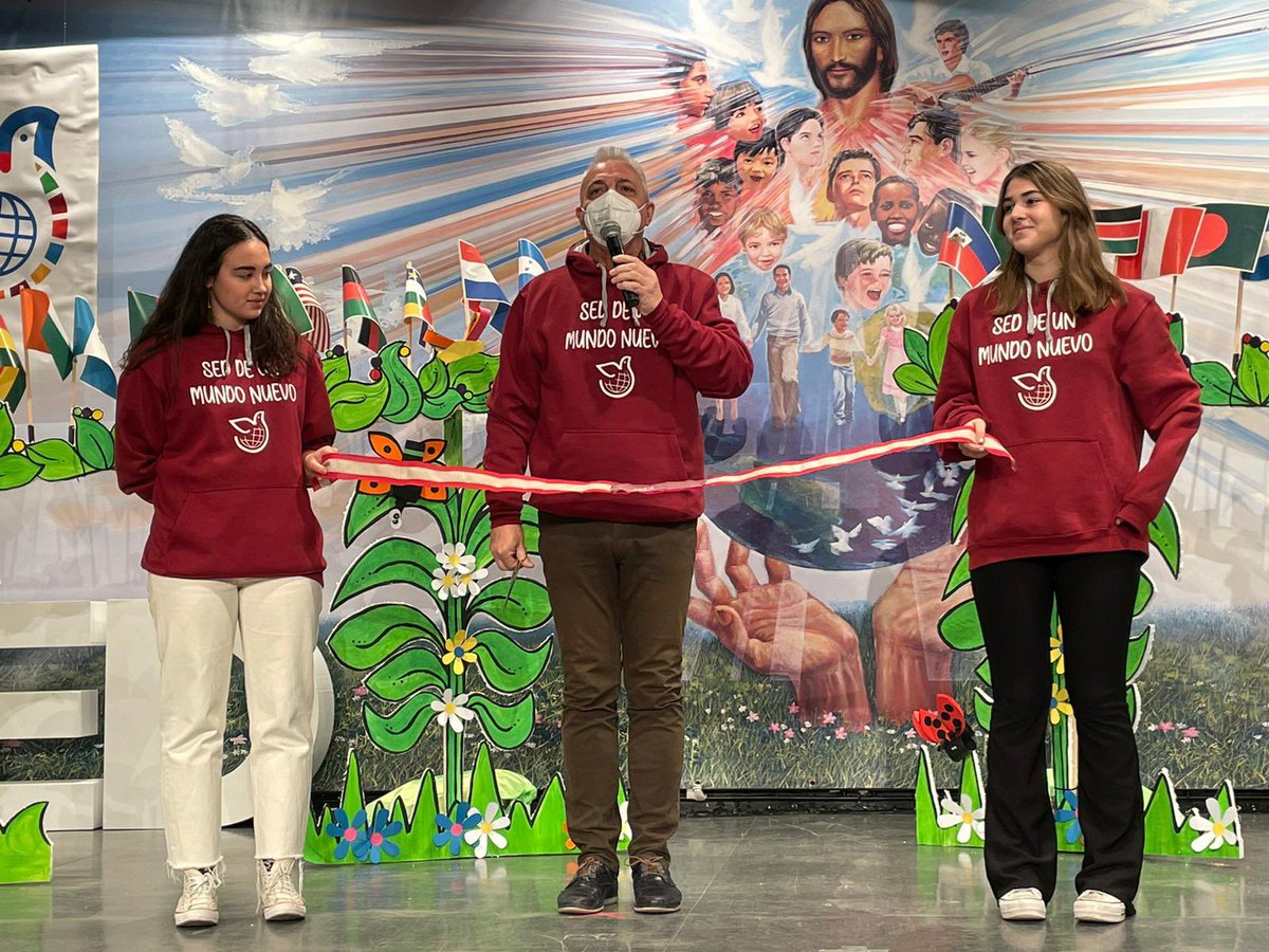 sjpmaristas's tweet image. Desde todas las clases nos unimos a @ONGDSED en la celebración de su #3️⃣0️⃣ cumpleaños. 
¡Muchas felicidades! ¡Muchas gracias por tanta solidaridad! #Sed30aniversario
#vivelosocial @CLANDEBICHOS @RozalenMusic