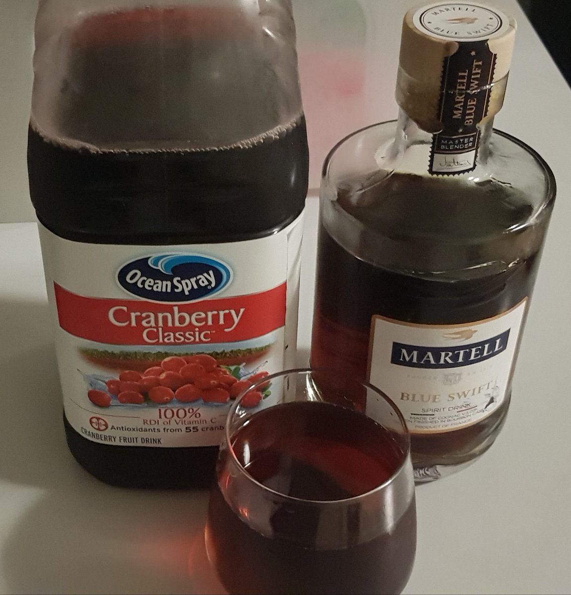 AIkeyi's tweet image. What a better way to relax on a day off from work...
@davido 
#martell #blueswift #30BGSpace #30BG