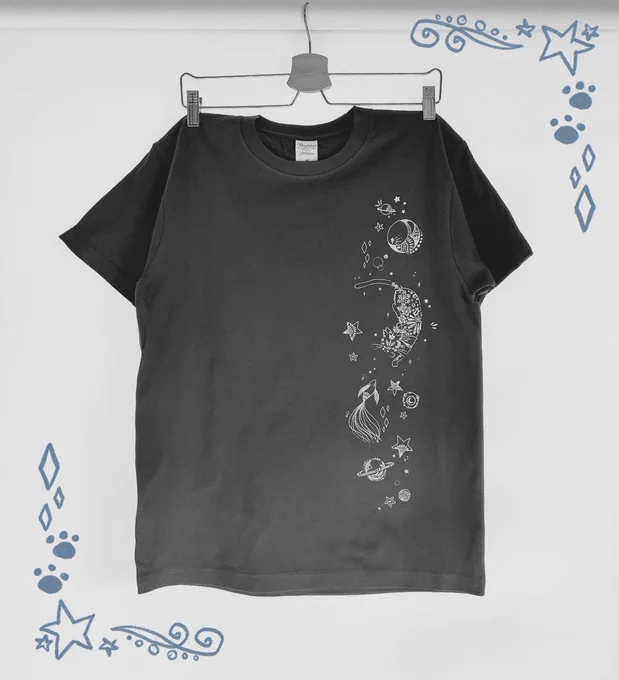 そして新作です!
夜空をお散歩するアスティリアのTシャツです。まだまだ寒いですが、これからの季節、春に向けて早く暖かくなってほしいなーって思って作りました。
ハイカラ雑貨店ナツメヒロさんで発売中です!よろしくお願いします!

#猫の日 #cat #猫 #スーパー猫の日 
