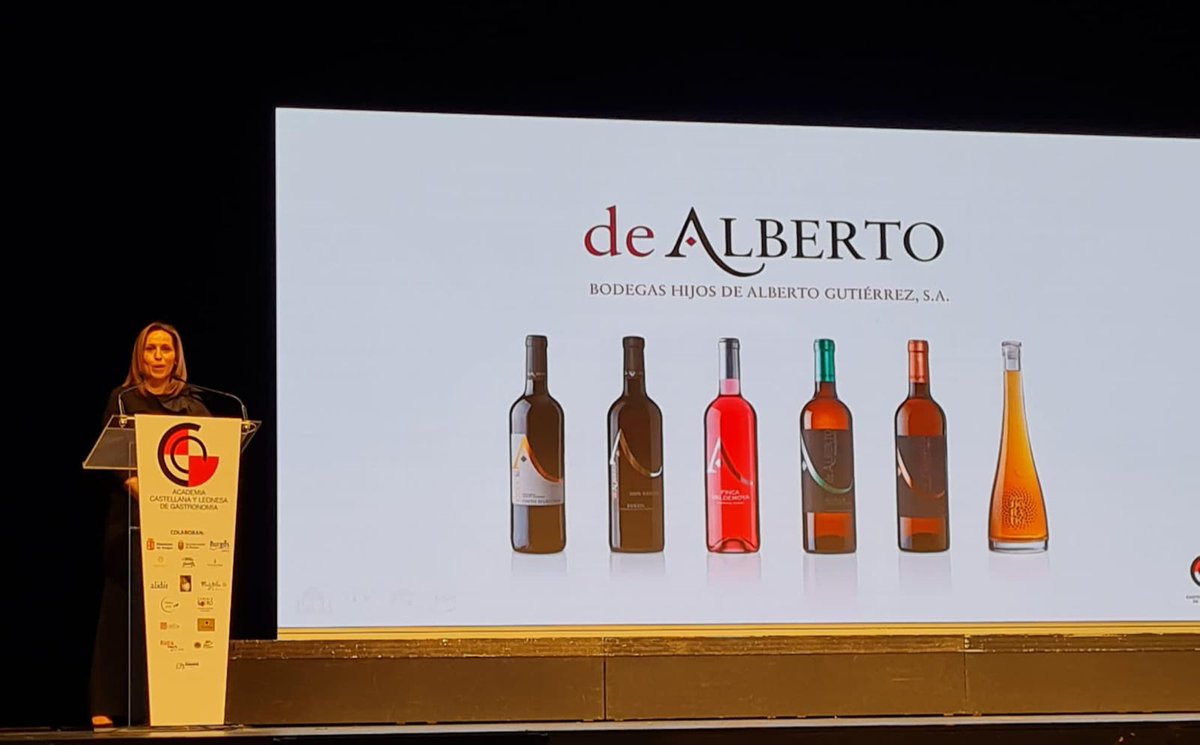 BdeAlberto's tweet photo. Premio @GastronomiaCyL a #bodegasdealberto por su trayectoria, historia y preservación de un legado único.
#vino #dorado #palido @DORueda https://t.co/6eLdJUi02w