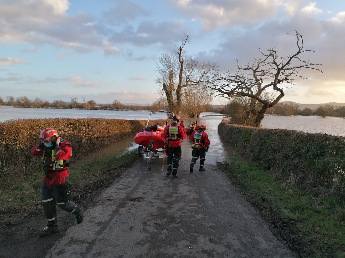 SARAWyreF's tweet photo. Yesterday we were called out to assist @shropsfire with flood evacuations. We sent crew from @SARAWyre, @SARATewks and SARA Upton.
We were tasked with evacuations and rescues of members of the public, we then travelled back to station to prepare for the next callout. https://t.co/F7Fz1mvhTP