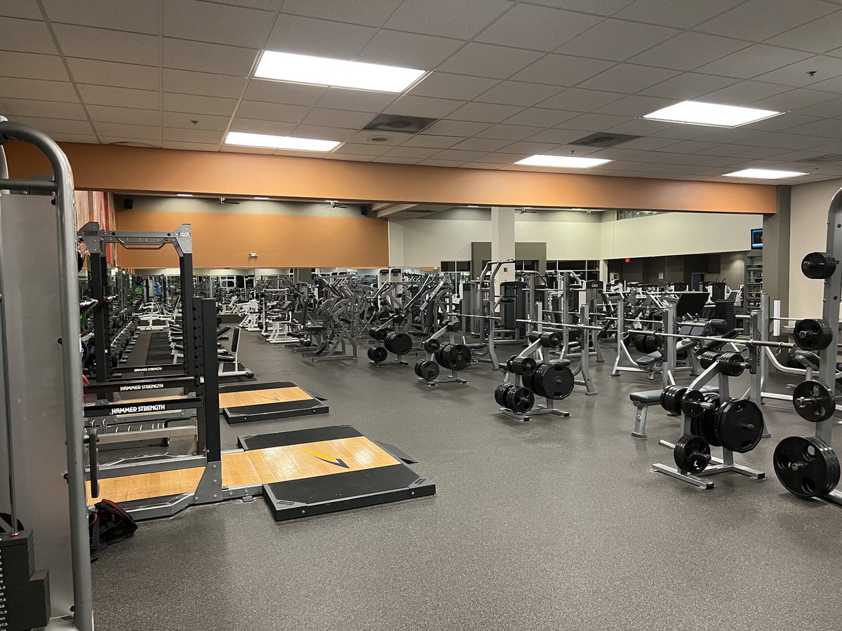 I'll rather be one hour early than one minute late #FitnessMotivation #fitnessaddict #lafitness #LetsGetReadyToRumble