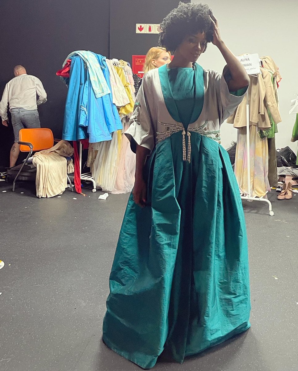 JoyUbeku's tweet photo. #Backstage Emirates Fashion Week #TwoTwoTwoTwoTwo https://t.co/cMffFClHxZ