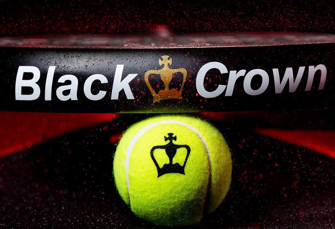 PadelStyle's tweet photo. *Suspira en pádel* 🤩

Encuentra tu arma @blackcrownpadel en nuestra web y tienda física. 💥 https://t.co/SjQys7FB9a