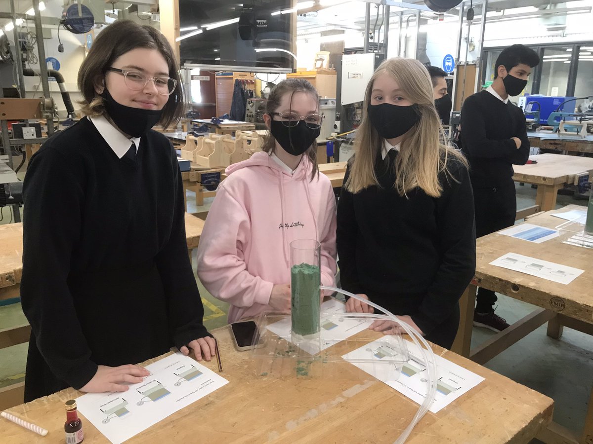 LeithStem's tweet photo. Petex Petroleum Experts Ltd. are leading a series of lessons with a lucky group of our S1 pupils.  @leith_tech @leithacademy @LeithScience https://t.co/HMzGOSPqvI