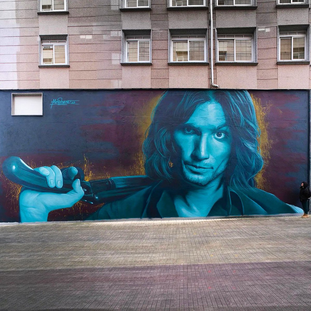 catomaro's tweet photo. Gran mural realizado por el artista @mondevane ilustrando a 'Zarco', el personaje al que da vida @chechusalgado en 'Las leyes de la frontera' de Daniel Monzón. #streetart #mural #graffiti #graffitiart #sprayart #lasleyesdelafrontera #danielmonzon https://t.co/NEHeJGxF5u