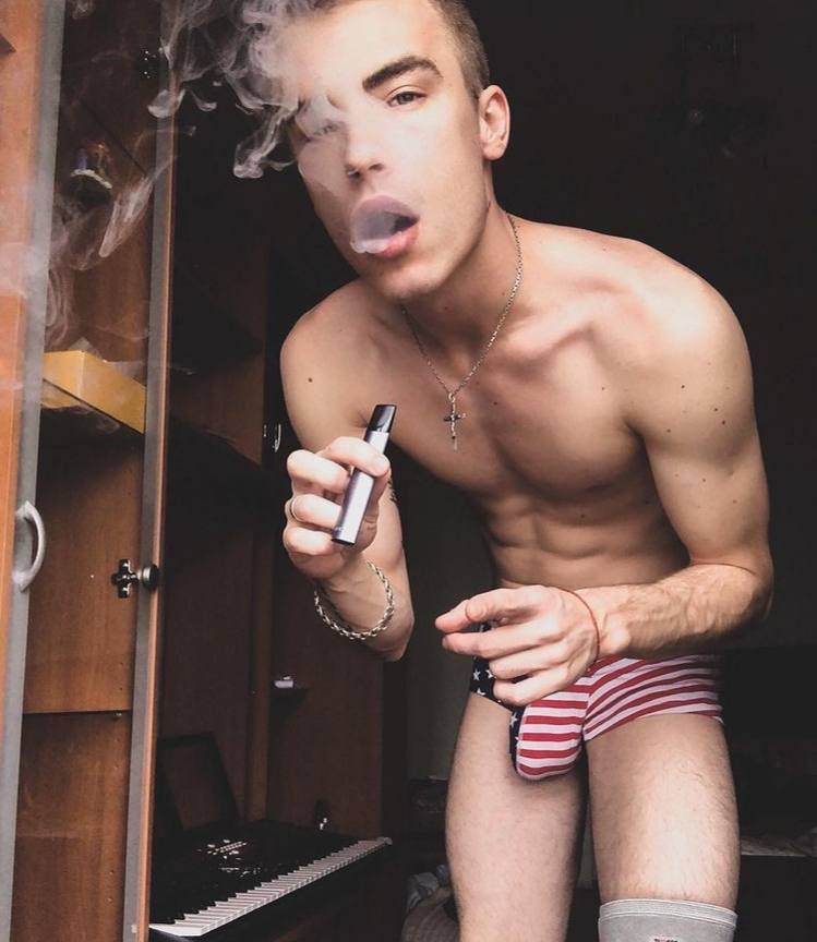 jedus_'s tweet photo. Hey baby💨

Subscribe my https://t.co/qTyKQ7iexL 

#onlyfans #gaylokal #gay #gayporn #pornmodel #onlyfansgayboy #onlyfansgay https://t.co/vu2mXT6rLd