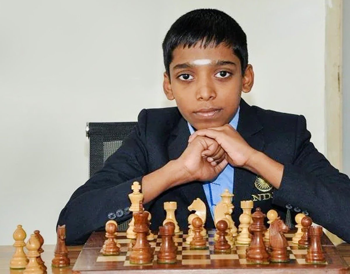 sonalgoelias's tweet image. What a proud moment for India 🇮🇳 

Heartiest congratulations to the 16 yr old Grandmaster @rpragchess ♟ as he wins against World No.1 @MagnusCarlsen at the #AirthingsMastersTournament .
He becomes the 3rd Indian to accomplish this feat👏🏻

Stupendous🌟
#Praggnanandhaa #ChessChamp