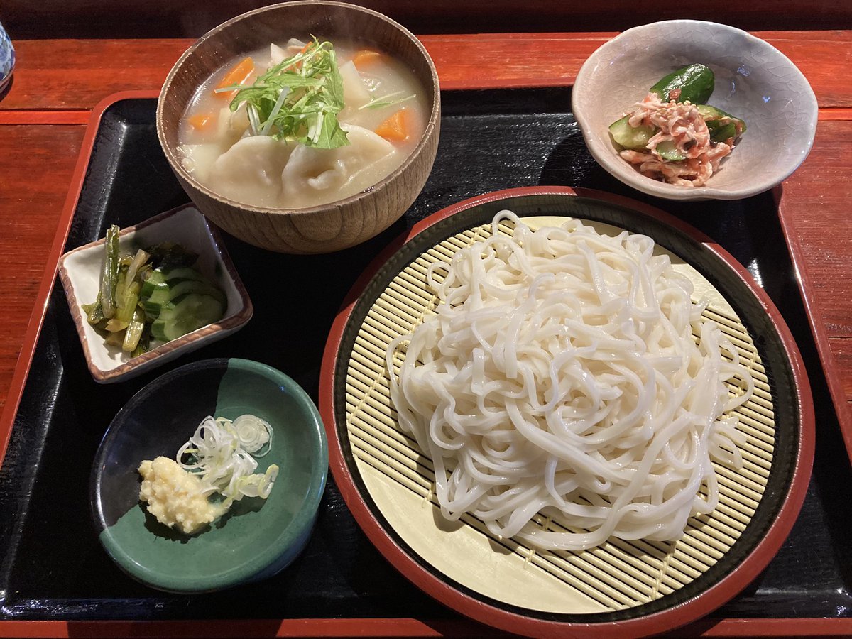Sugar3210's tweet photo. お昼ご飯は2年越しにやっと来れた、おひょっくりさん！
ありがたや〜 https://t.co/LqdhIpOsFg
