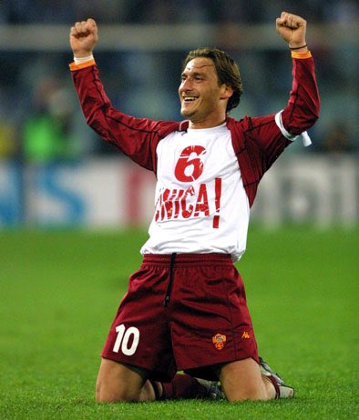 simone28831831's tweet photo. Se Totti e Ilary dovessero lasciarsi smetterei di credere all’amore ! https://t.co/3sHgcst3q5