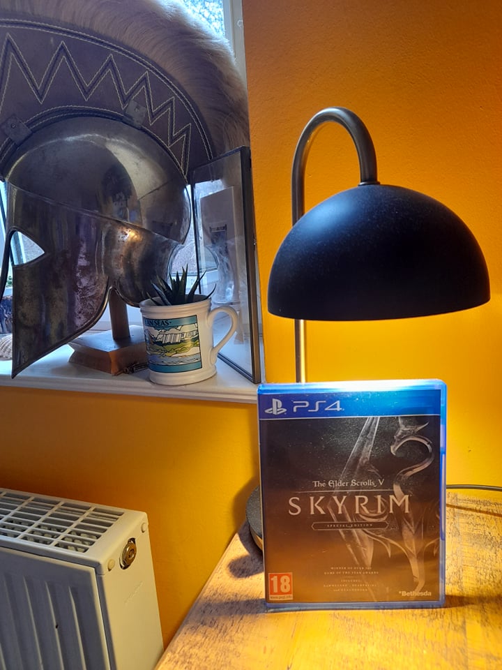 big_huw's tweet photo. In less than 2hrs I will be playing #Skyrim for 24hrs to raise money for @LlamauUK to end Youth Homelessness.
If you join the stream early I will be taking donations for character creation.
Donate here: https://t.co/lQrsRDehGS
Watch here: https://t.co/c5uIqyTXjc
#gameontoEYH https://t.co/HesHPaXPW5