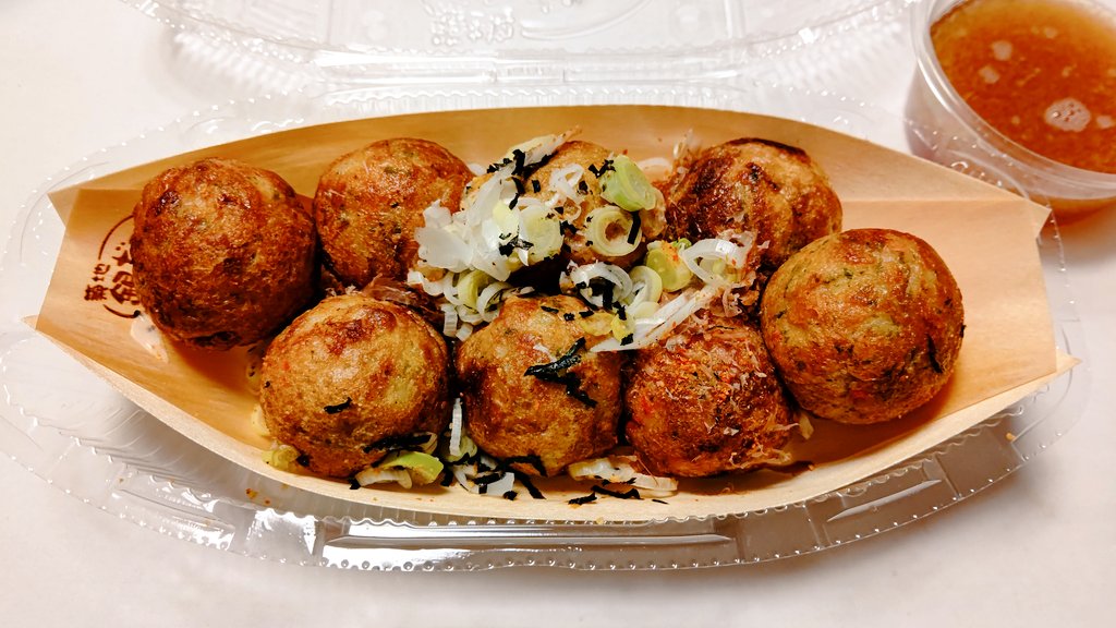 yama19880817's tweet image. ｢銀だこのさっぱりおろし天つゆねぎだこが食いたいっす！｣by志村

『SPEC』を観たら食べたくなる🐙
ってことで買ってきたんだけど、トッピングのねぎ少なくないか😤⁉️

#銀だこ #ねぎだこ