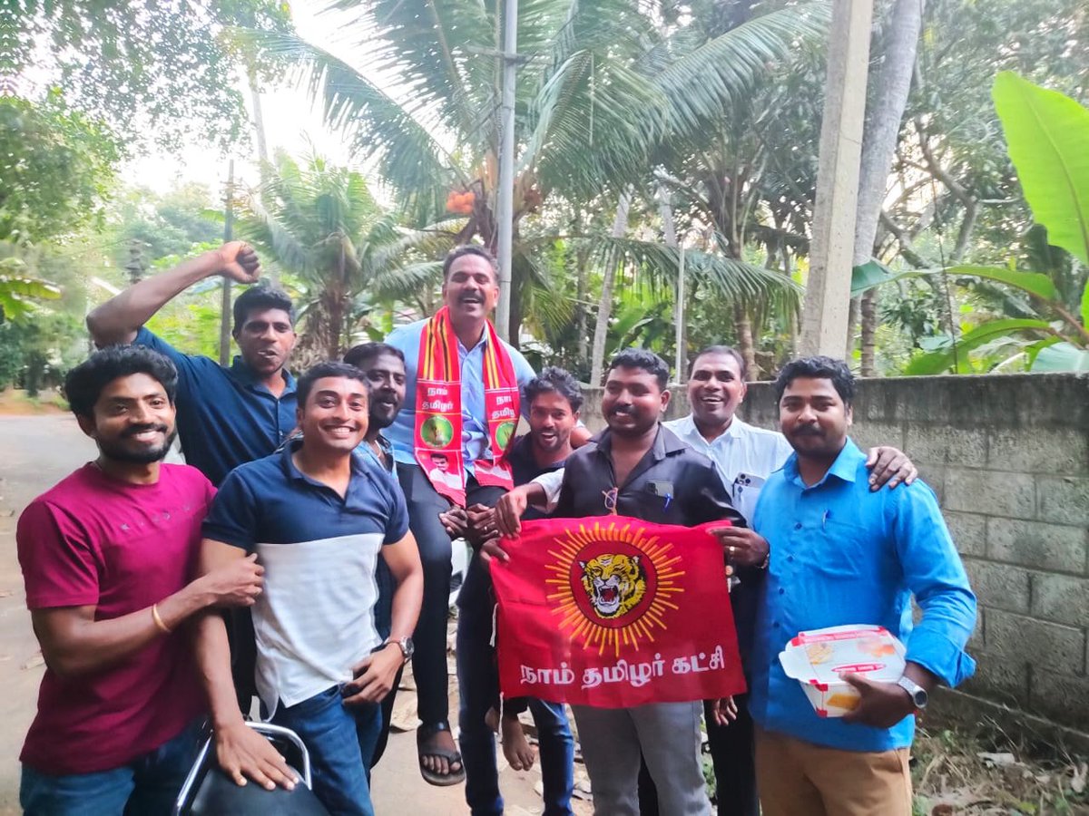 HimlarE's tweet photo. முதல்ல ஒரு வார்டு கவுன்சிலர் ஜெயிச்சிட்டு வாங்கடா என்றார்கள்...
கெத்தா வந்திட்டோம் மக்கா ❤ https://t.co/fgi5UEt4XB