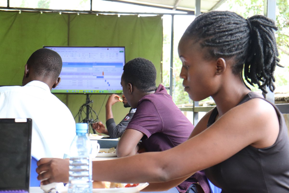 LakeHub's tweet photo. This morning we are hosting @IREXintl  &amp; #iconke participants to upskill and provide them with tips on how to prepare and deliver elevator pitches ahead of the 👇 Data Summit in March 2022
@tjoshwa https://t.co/LO32AO5plB