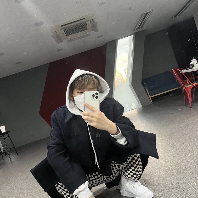 CIX_OUTFIT's tweet photo. #김승훈 Instagram.

Brand : Nike.
Name : PEACEMINUSONE x Nike Kwondo 1.
Price : $180

#CIX #씨아이엑스 #승훈 #Seunghun #CIXOUTFIT_SEUNGHUN https://t.co/U7Qsq6t6aj