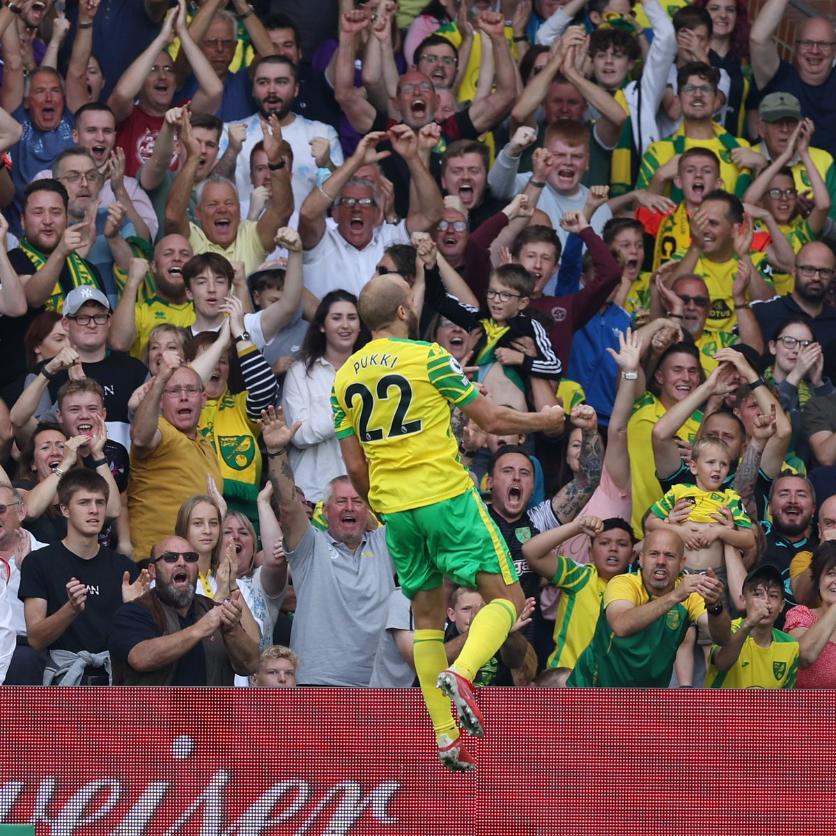 NorwichCityFC's tweet photo. 22:22, 22/2/22, 🐐 https://t.co/ME4U3QsxTr