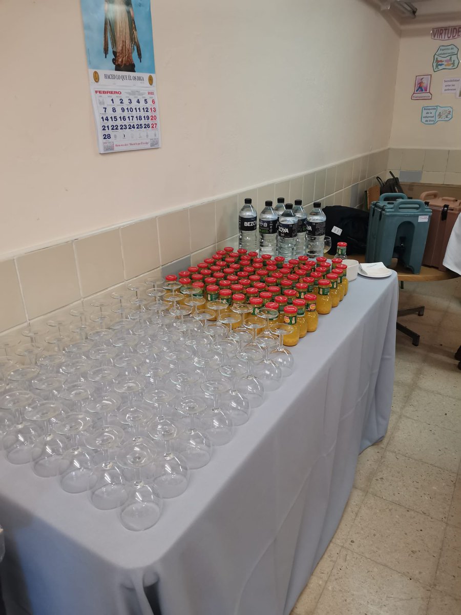 colsanvicente's tweet photo. Hoy, las familias del colegio, nos han sorprendido con este magnífico desayuno para todo el profesorado, ¡¡Mil gracias a todos!! Un detalle precioso. ❤️❤️ #SanVi
#todossomossanvi #juntosenesto #sanviadelante 
@FundEducere https://t.co/jiAr9wRjQn