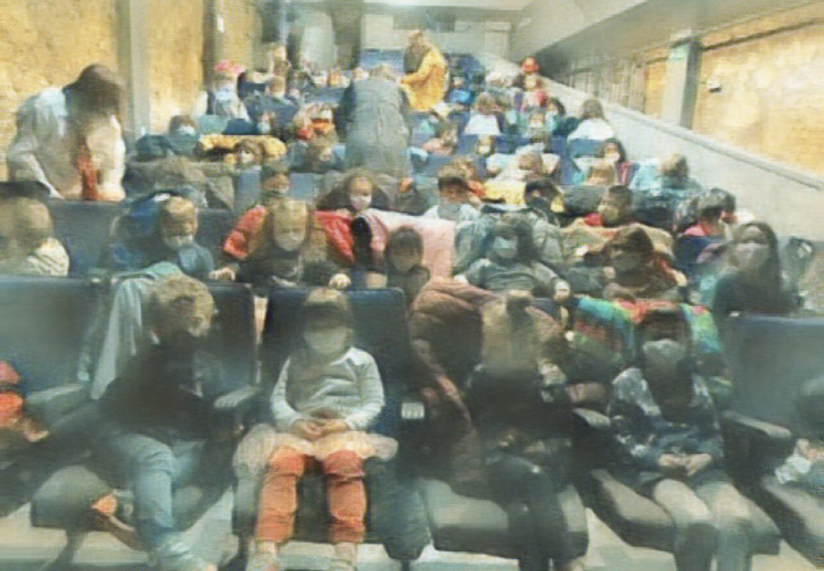 estelguinardo's tweet photo. Educació Infantil va al Tantarantana a veure l’espectacle Canta’m un conte. https://t.co/XBZnx2IRa9
