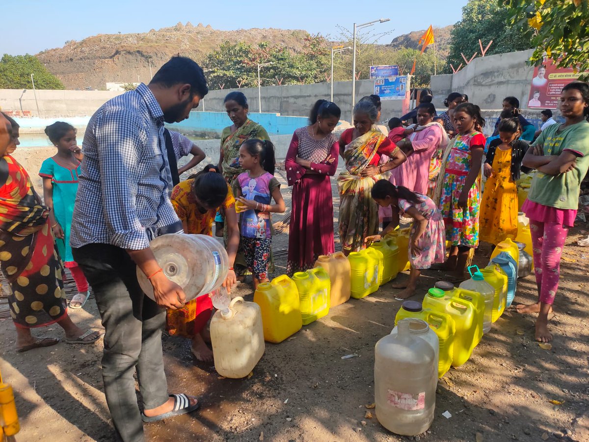 Khushiyaan_Org's tweet photo. Water Distribution- #week58 .
Location - Thane East, Brahmand, Airoli sector-19.
600 families at our Mumbai Rotighar slums is benefitted with clean drinking water weekly. https://t.co/GLyrTD3FAO