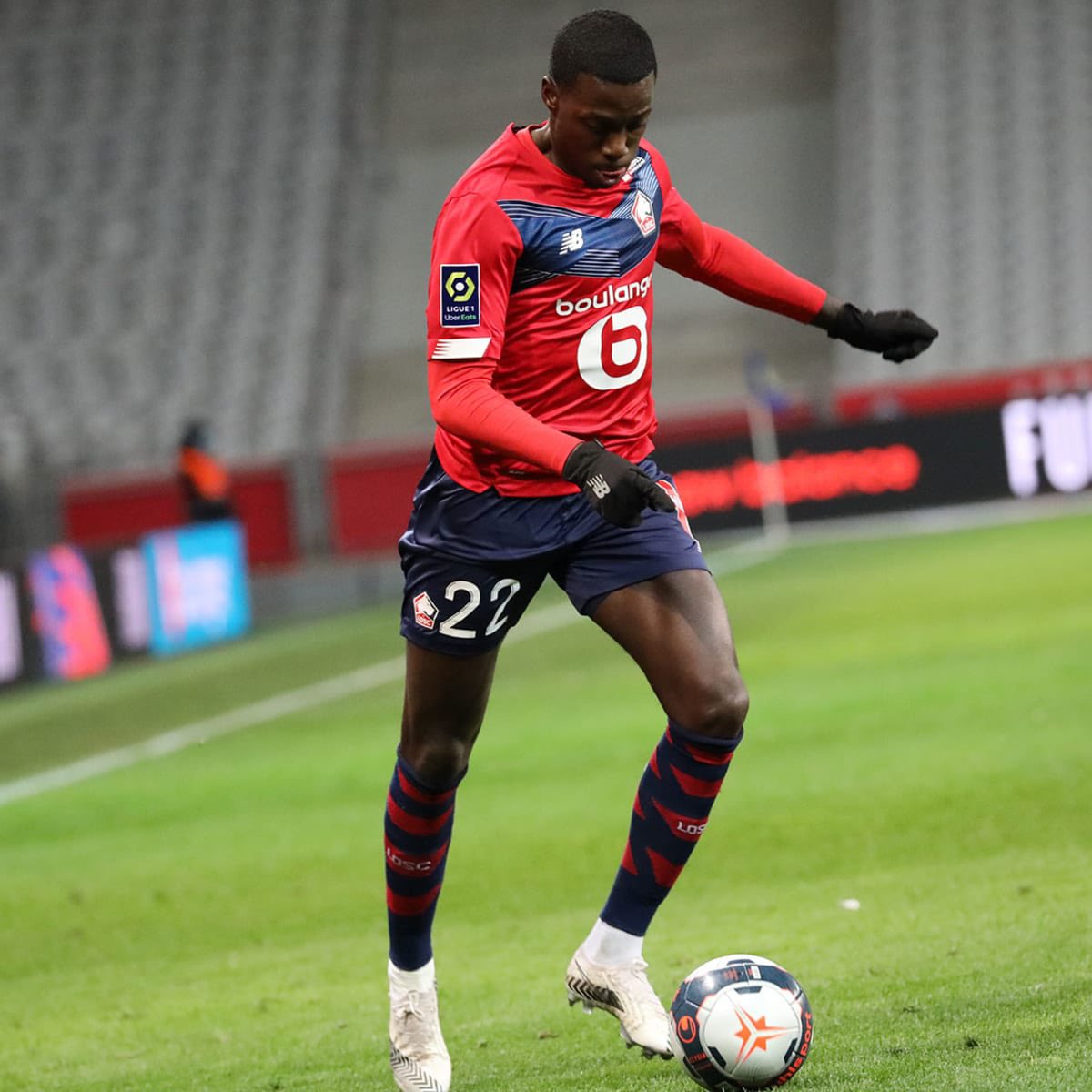 hadaf360's tweet photo. لاعب نادي ليل "تيم وياه" الذي يحمل الرقم ٢٢ والذي يصادف اليوم ٢٢/٢/٢٢ عيد ميلاده ال٢٢ 

يذكر ان تيموثي هو نجل اللاعب السابق ورئيس ليبيريا 🇱🇷 حالياً جورج وياه الذي انتخب من اربع سنوات في تاريخ يحمل ايضاً الرقم ٢٢ 😁 https://t.co/PYFJaJtknB