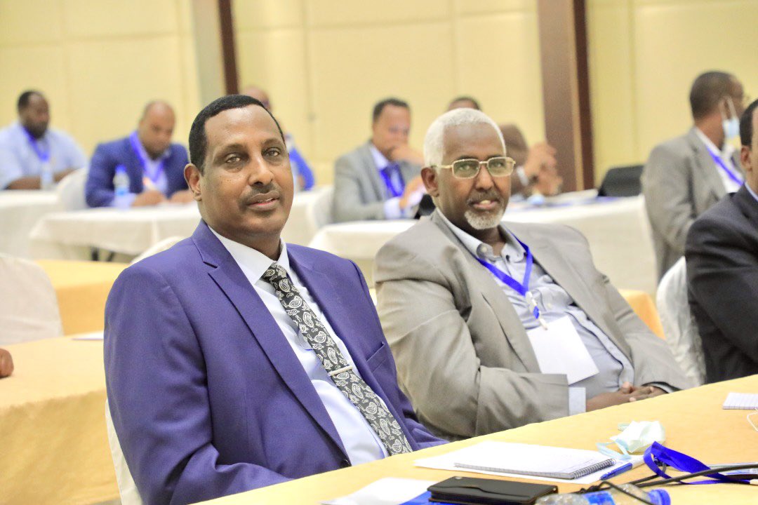 AssociationofSU's tweet photo. Shirwaynaha Ururka Jaamacadaha Soomaaliyeed ayaa ka furmay magaalada Muqdisho. Shirkan oo socon doona muddo sedex maalmood ah ayaa waxaa kasoo qaybgalay jaamacadaha xubnaha ka ah Ururka oo ka yimid dhamaan gobolada dalka. https://t.co/oTD6iabVgo