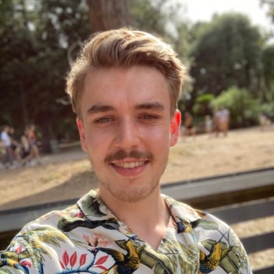 "Bijna niemand kent de lijsttrekkers", kopt het AD Rotterdam. Ik ga mijn best doen! Dit is Arno van der Veen, lijsttrekker van @Socialisten010. Woont in Crooswijk en is 26 jaar. Wat willen jullie nog meer weten? Vraag het <a href="/arnonimiteit/">Arno van der Veen</a>.