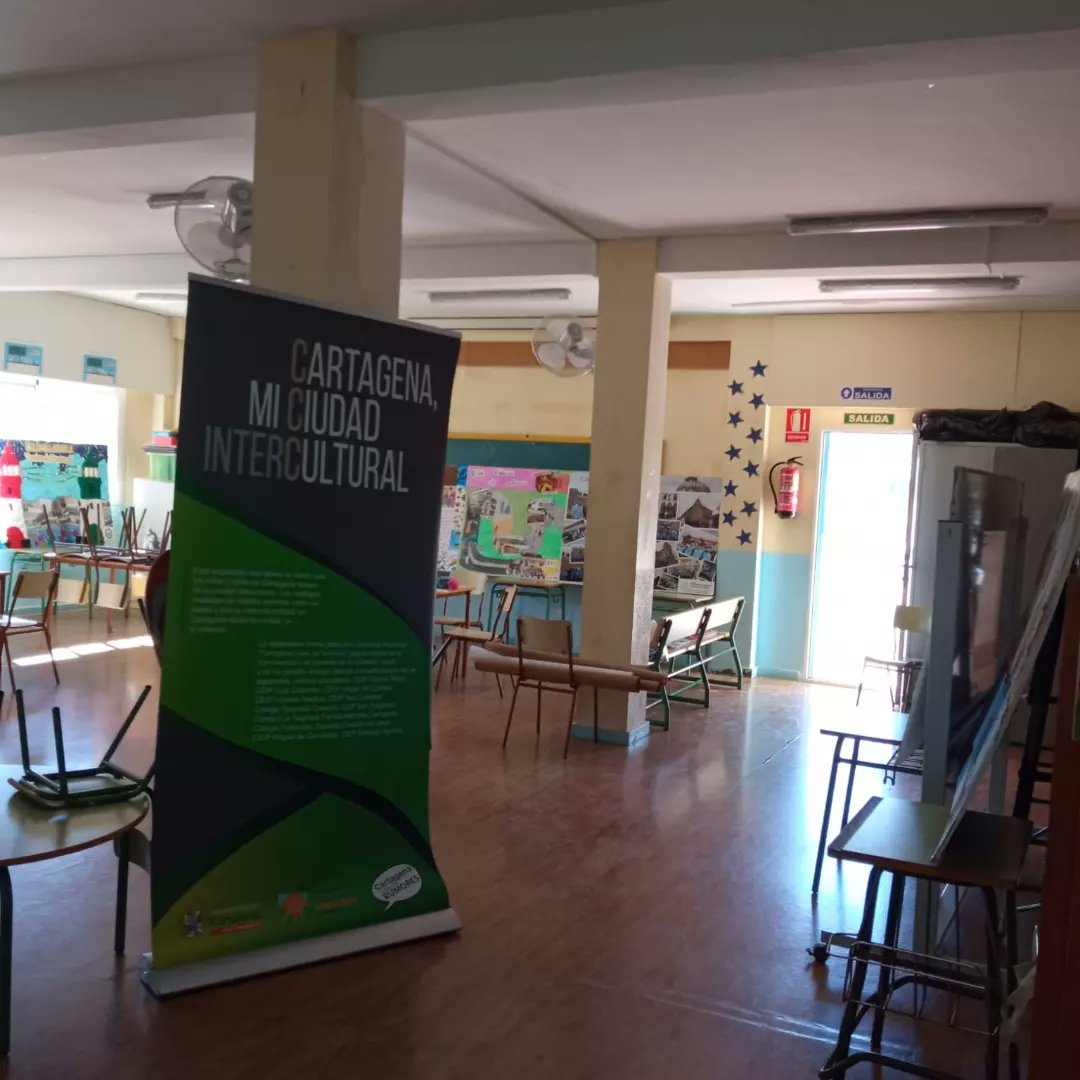 antirumores_ct's tweet photo. Esta semana la exposición "Cartagena Mi Ciudad Intercultural" para en el CEIP Luis Calandre :¡Esperamos que la disfrutéis!
#antirumores https://t.co/2hTV0Jy8rY