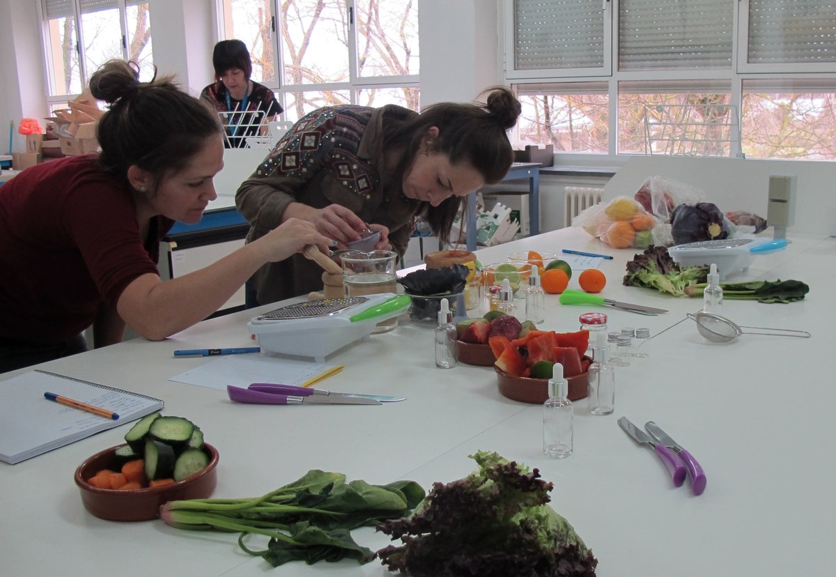 kimua_dce's tweet photo. ▶️En pocos días informaremos del próximo curso de formación de profesorado de Primaria y Secundaria en Ciencias Experimentales que estamos organizando e impartiremos en la @UNavarra en abril.
¡Síguenos y podrás reservar tu plaza antes que nadie!
#KimuaDCE. https://t.co/IlsJMK8QNQ