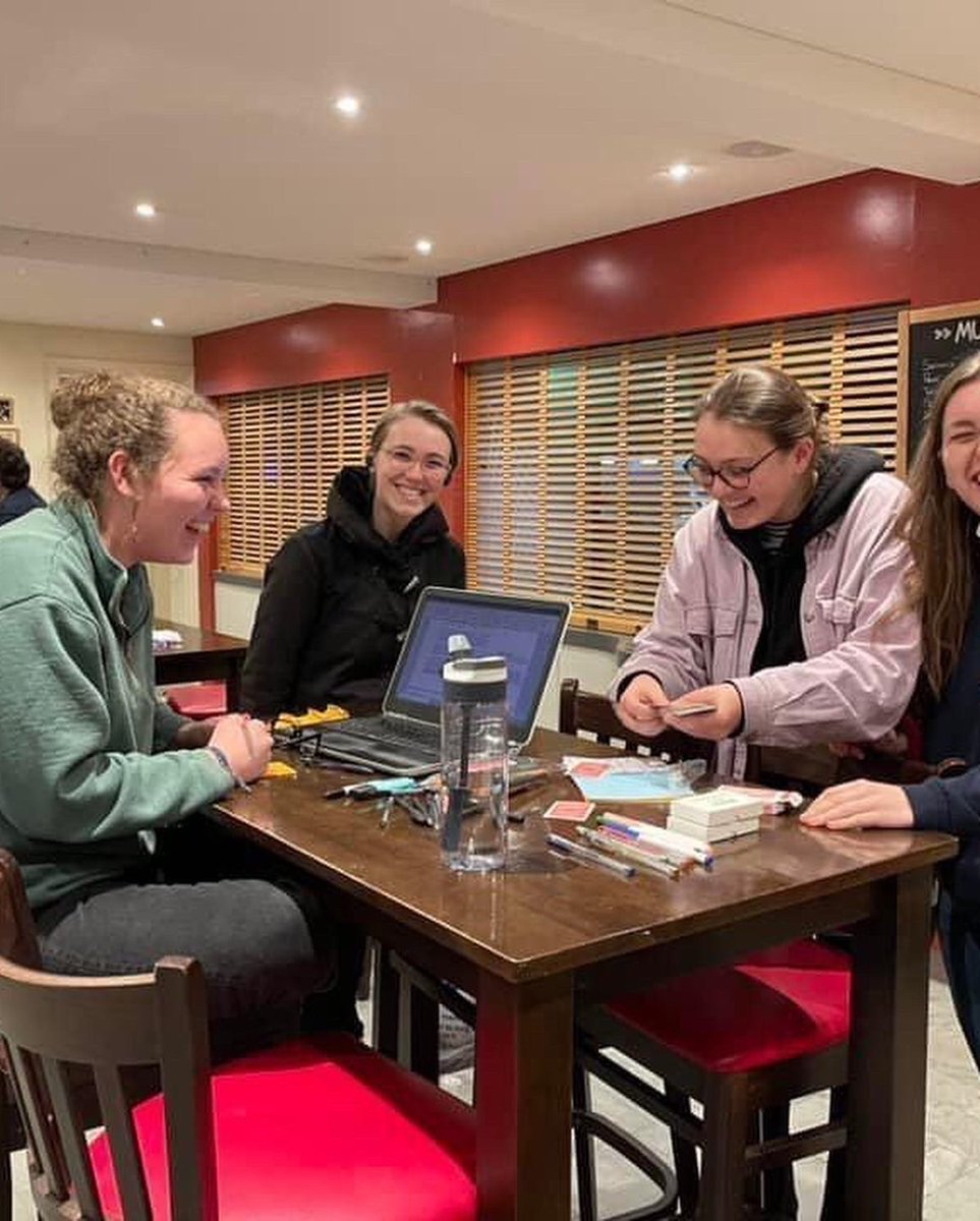MansfieldOxford's tweet photo. It was #WelfareWeek last week, which meant the return of Cake and Compliments, where students pidge one another compliments and feast on cake! 🧁🍰🥞 

Thanks to the JCR Welfare Bench for all your hard work! 

#StudentWalfare #WelfareWeek #MansfieldCollegeOxford https://t.co/zZbdDzBqeF