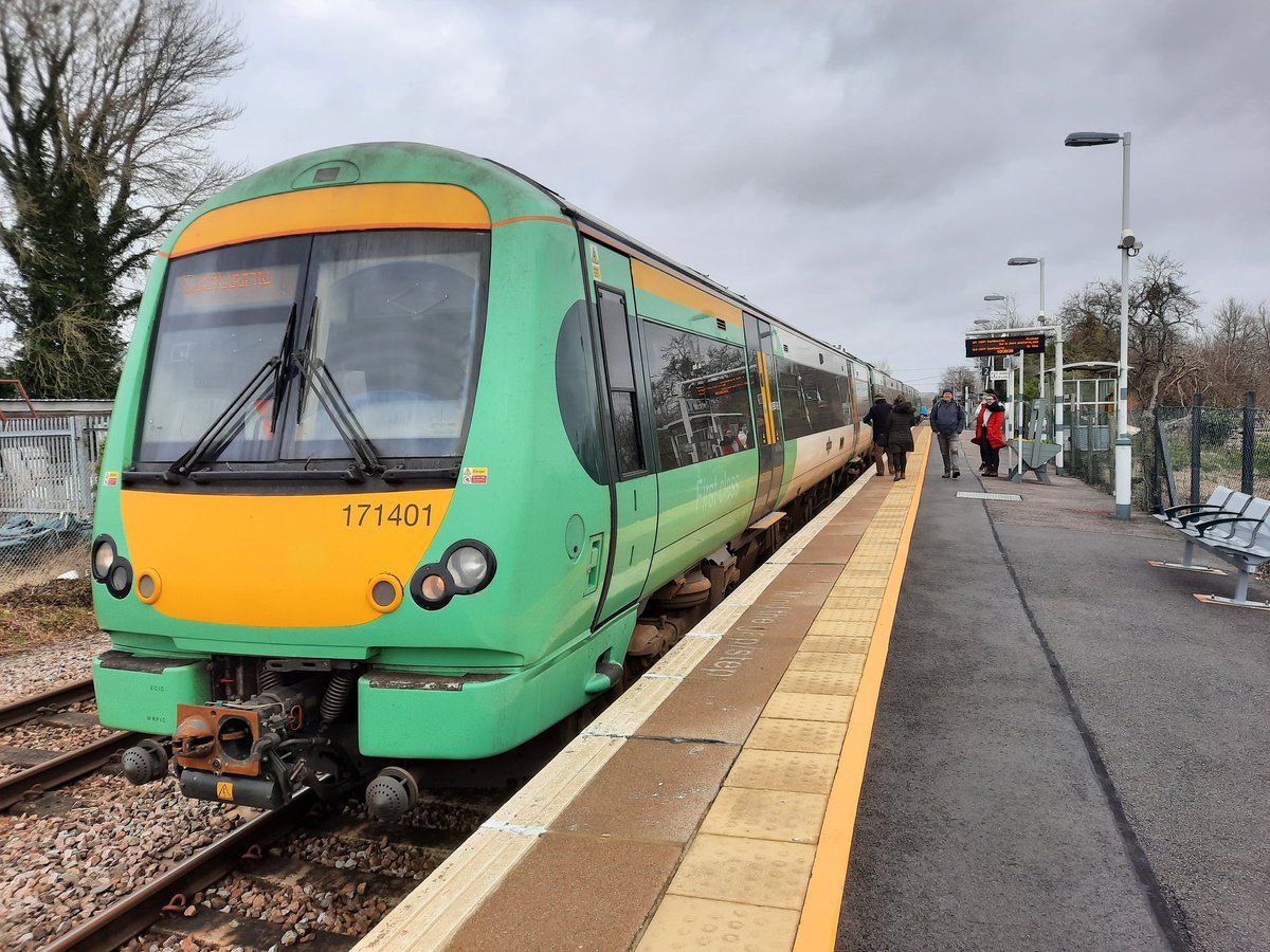 TTrains40's tweet image. 171401 at Appledore bound for Eastbourne! #Railway #Trains #Class171 #Turbostar #Trainspotter