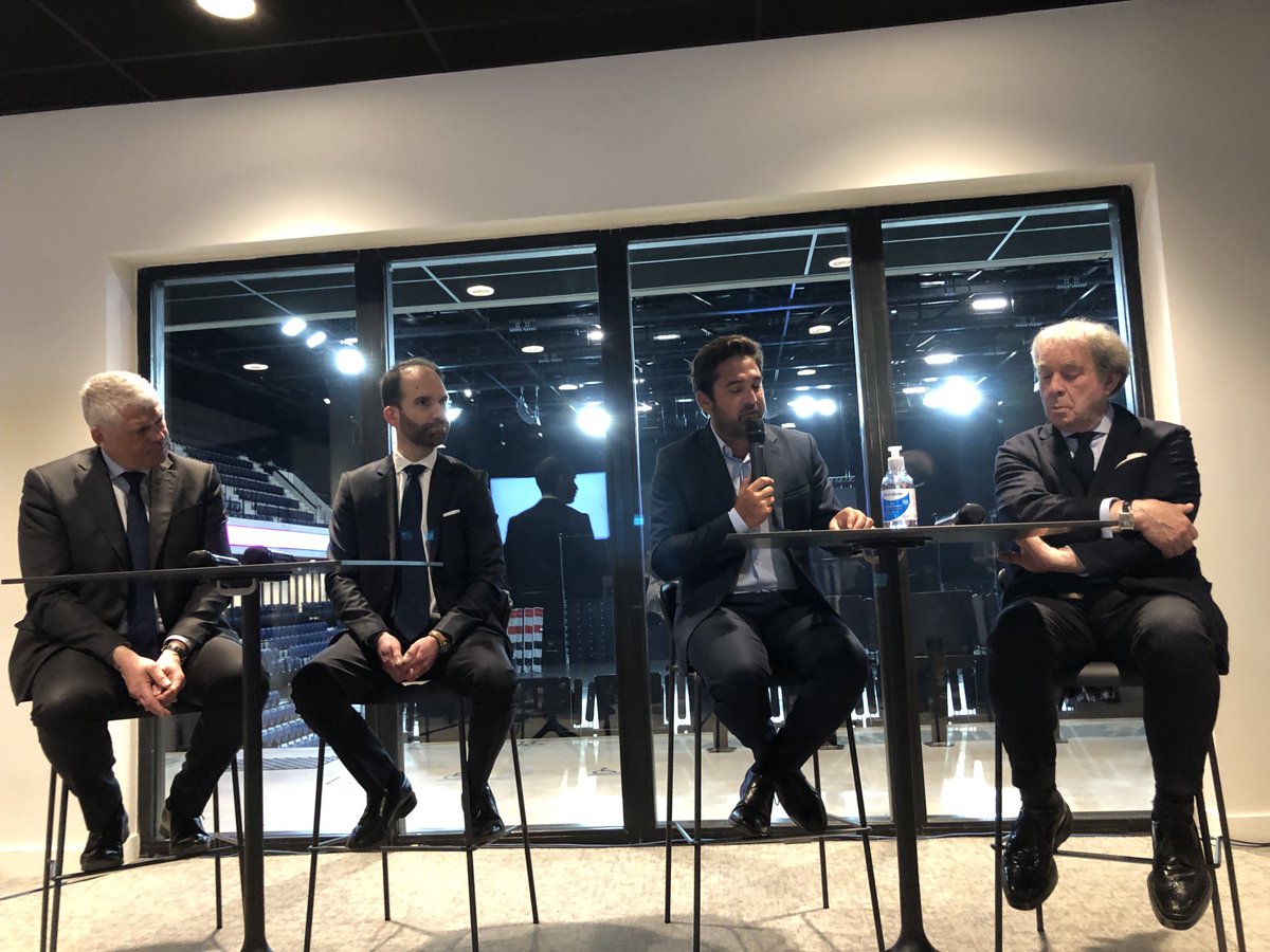 CaVautrin's tweet photo. Émotion d’⁦@ArnaudRobinet⁩ ce matin pour inaugurer la nouvelle ⁦@reimsarena⁩, une salle de 9000 places en cœur de ville dédiée aux événements culturels et sportifs. Une programmation riche de promesse de beaux spectacles en 2022 et 2023 ! https://t.co/A7wDHa4qPt