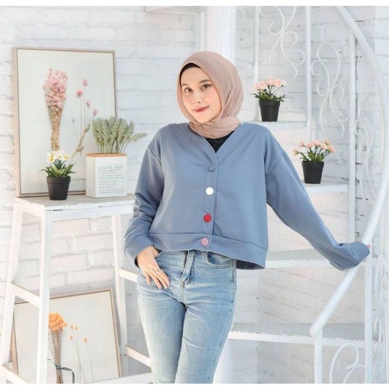 afifwaliyuddin's tweet photo. Saya menjual Sweater wanita, seharga Rp68.000. Dapatkan di Shopee sekarang! https://t.co/Q6a2t0baFf #ShopeeID https://t.co/OxDitoYNCG