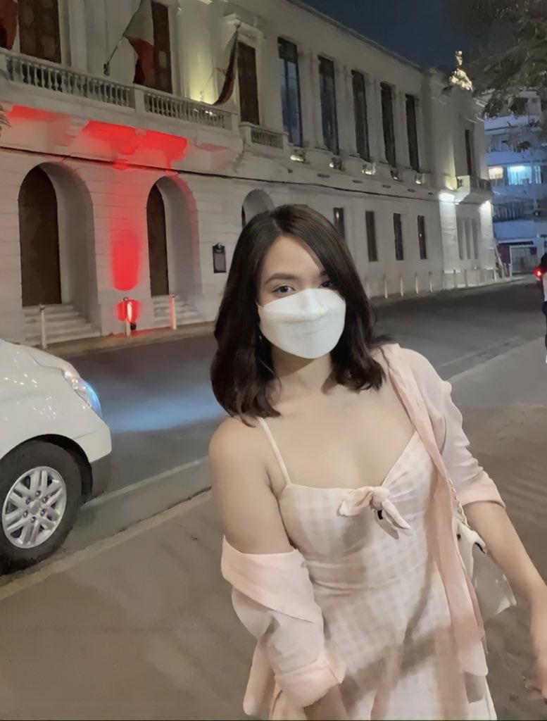 anvllrn's tweet photo. too girly for the night https://t.co/CTTIEgAf4z