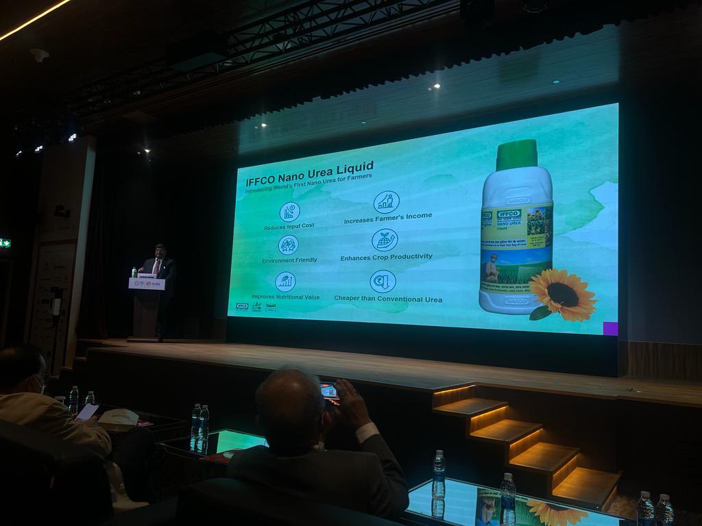 drusawasthi's tweet photo. Today, @shankargoenka from #WowFactors @KrishiViman gave a presentation on use of #IFFCONanoUrea via #Agriculture #Drones in @ExpoDubai #DubaiExpo2020. An #IFFCO innovation reaching across the globe where International Partners are taking interest in #NanoUrea. @iffcoyogendra https://t.co/Ve4zXkNobZ