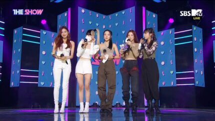 theseoulstory's tweet photo. Congratulations to Apink for winning #1 on SBS MTV The Show this week! 🎉🏆 #Dilemma1stWin @Apink_2011 https://t.co/L6nBReBkOo