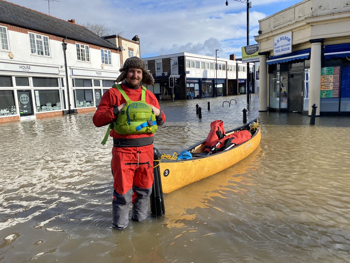 richiet1892's tweet photo. @HireaCanoe ‘s Keiran in Coleham all day to help out during the Shrewsbury floods #Shrewsbury @BBCShropshire https://t.co/cxLAB6QNKG