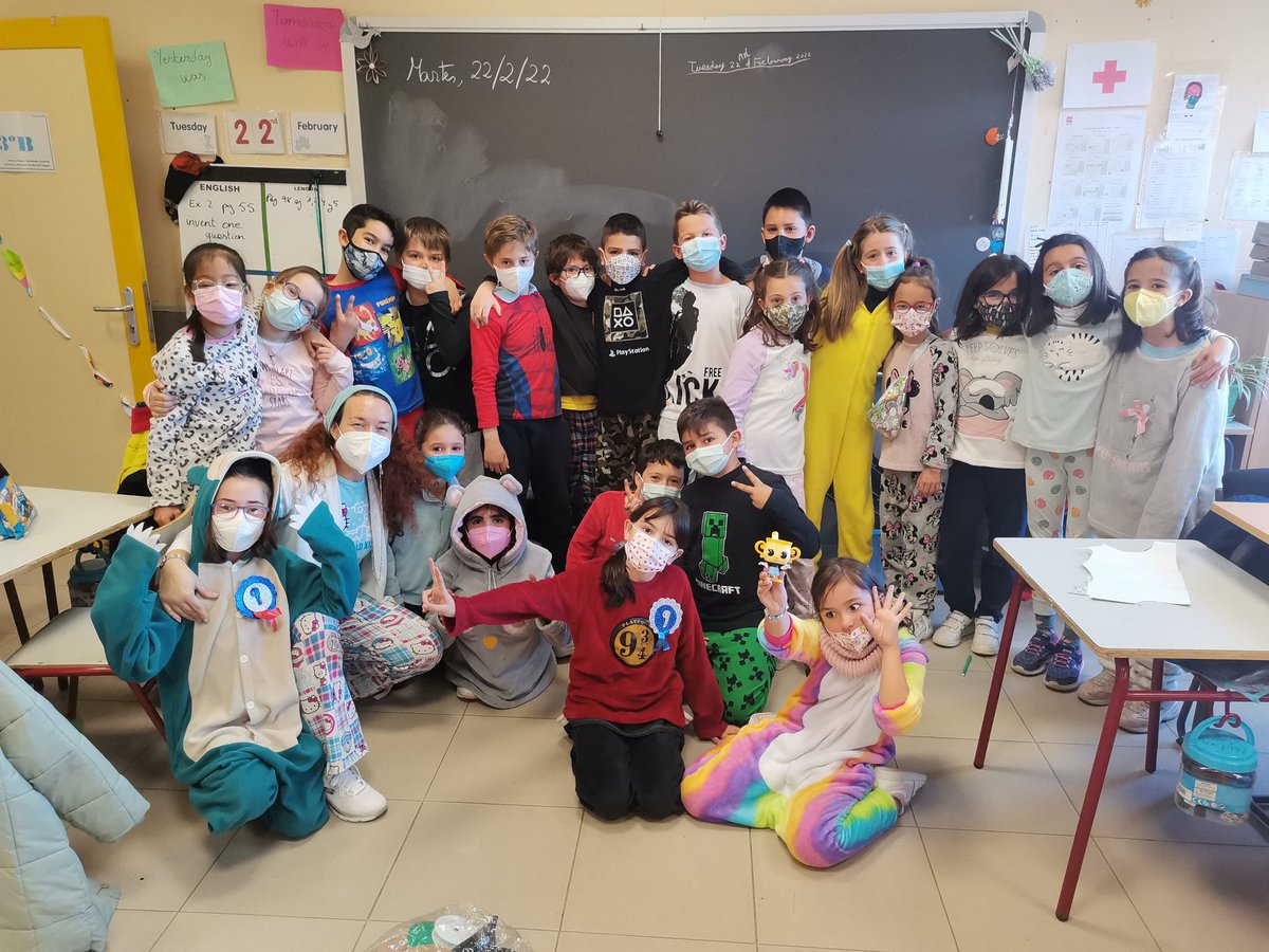 Carl0sTercer0's tweet photo. Los alumnos/as del #ColegioCarlosIII y los niños/as del Centro han cumplido con creces la consigna de #DonCarnal, venir a clase con PIJAMA. #CarnavalCarlosIII #ConvivenciaEscolar #BroadwayInCarlosIII. https://t.co/uiVqf8LA9B
