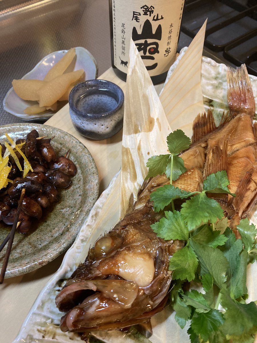 sho_nosake55r's tweet photo. カサゴの煮付けと鰻の肝焼きでキメる。 https://t.co/Q3nHEjG9DS