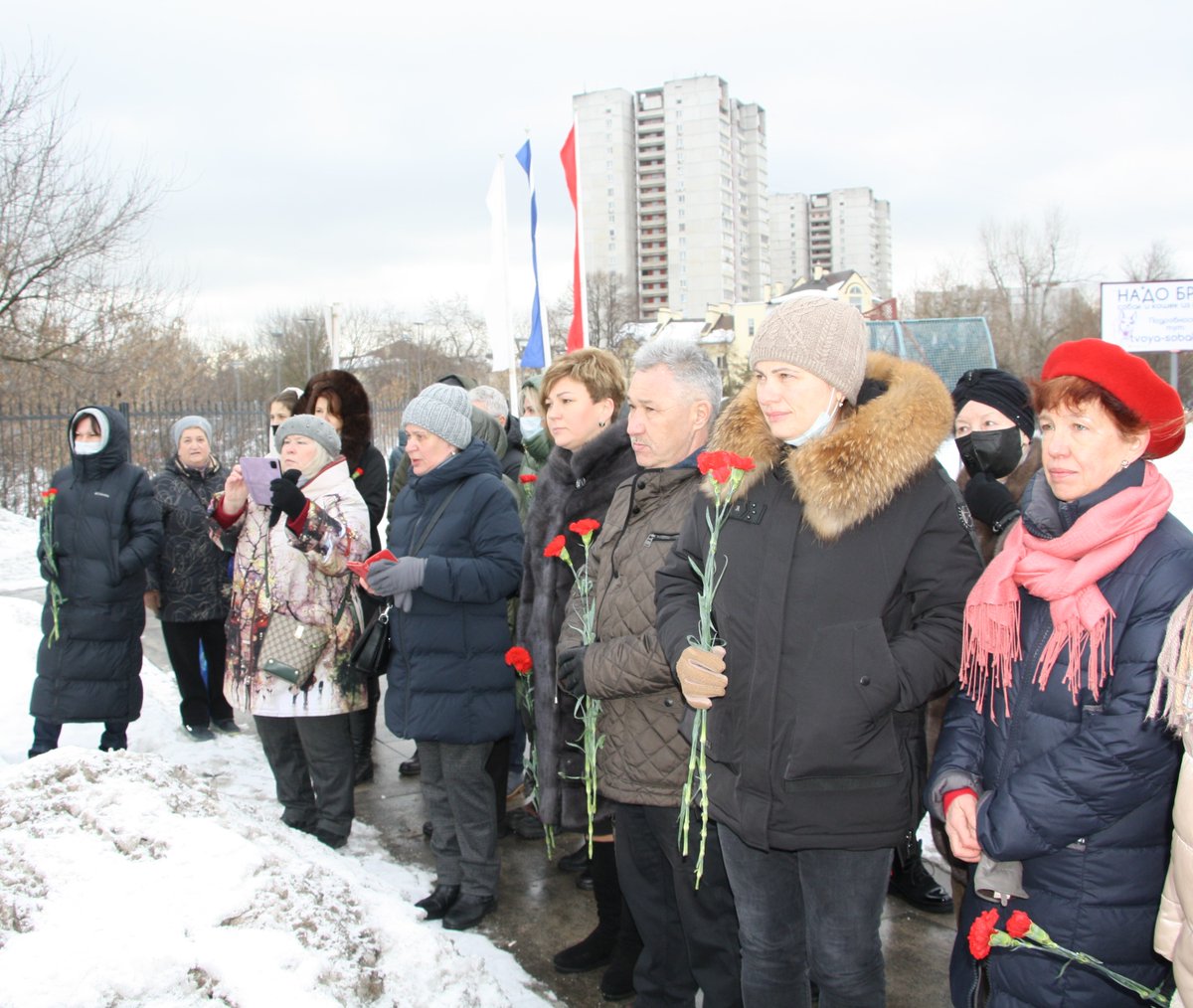 cmirinfo's tweet photo. Накануне Дня защитника Отечества мы с коллегами и нашими дорогими ветеранами снова собрались на Аллее народной благодарности, чтобы сказать слова признательности всем воинам, достойно служившим Отчизне в разные периоды истории нашей страны. https://t.co/6BL9y9MY4a