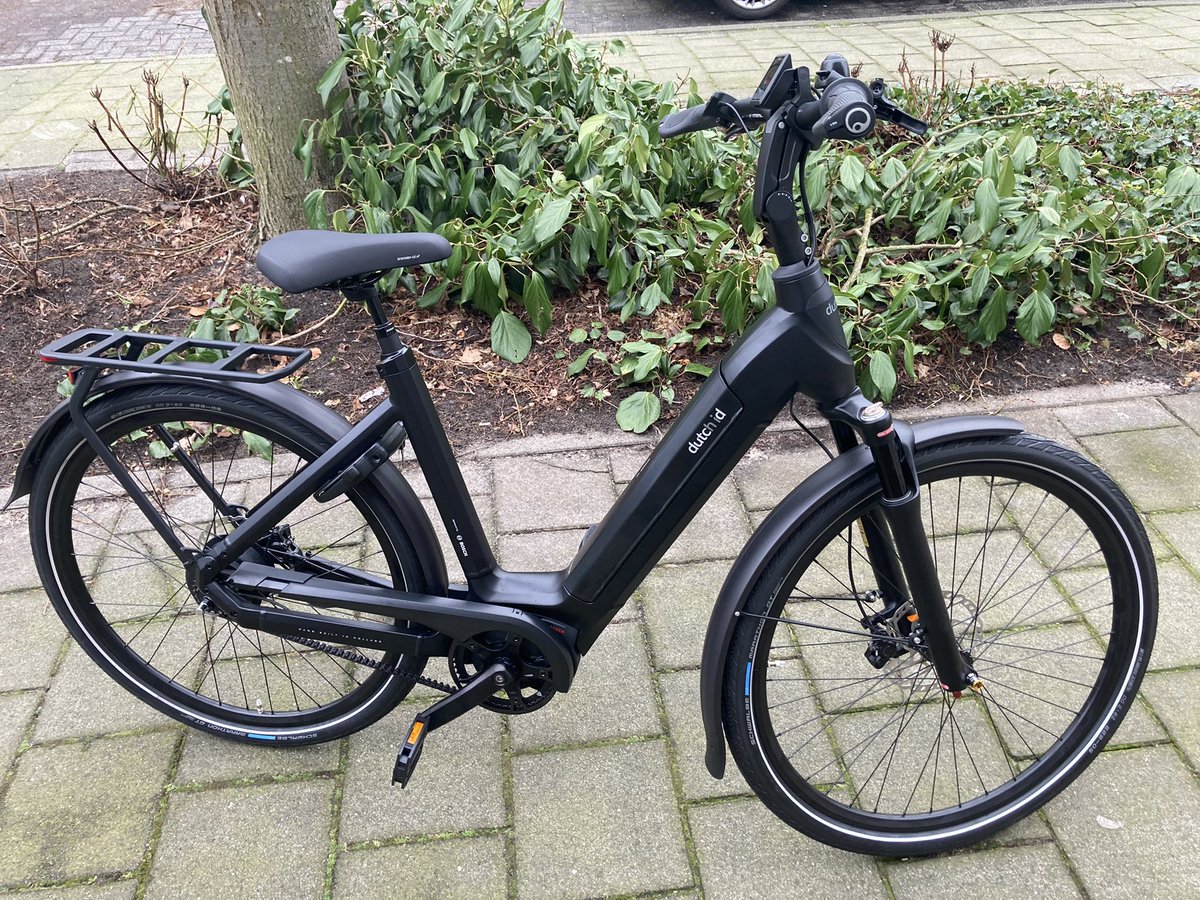 vVelzenFietsen's tweet photo. Deze @DutchID Phantom TR 65 met #Kiox Bosch systeem en Beltdrive en @Enviolo traploze achternaaf geven je een heerlijke rijervaring! Kom zelf ook proefrijden! #dealervandeheuvelrug https://t.co/MGz3nlRMie