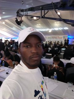 Vanhuwo's tweet photo. The #CareDay22 was an introspective moment where I realized that as long there is no government commitment and support towards #careleavers positive outcomes are hard to see. Being #CareAware gives me the strength to hold fellow care leavers and lobby and push for policy change. https://t.co/8grzH2ho0t