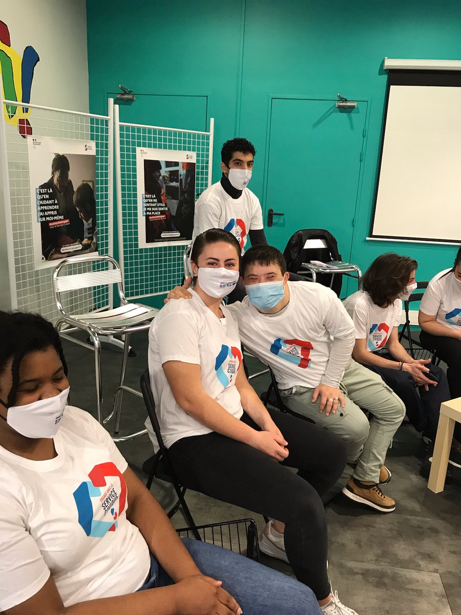 ArcheFrance's tweet photo. Cassandra et Enrique de L’Arche à Marseille étaient à l’événement de lancement de la nouvelle campagne de l’agence du @ServiceCivique aux côtés de @jmblanquer et @sarahelhairy, pour parler volontariat et engagement ! #ServiceCivique #lechoixdesengager https://t.co/jG0jJIvxDn