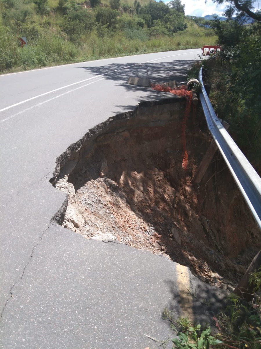 Cavern1941's tweet photo. The current state of the R74, Oliviershoek Pass. Disintegrating infrastructure. Drakensberg roads desperate for assistance!  @MbalulaFikile @SANRAL_za @traffickzn @_ArriveAlive #RoadSafety #drakensberg #ArriveAlive https://t.co/QEMEUe4Nwj
