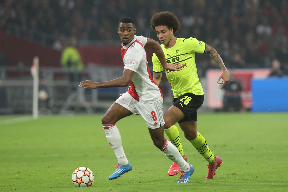 FabrizioRomano's tweet photo. Gravenberch: “I don't know if I will leave in the summer. What I do know for sure is that I won't leave Ajax if they don't get anything back. I can't leave on a free transfer. This won't happen”, he told @ADnl. 🇳🇱 #Ajax

FC Bayern are interested - but there’s no official bid yet. https://t.co/XhMkoEuuev