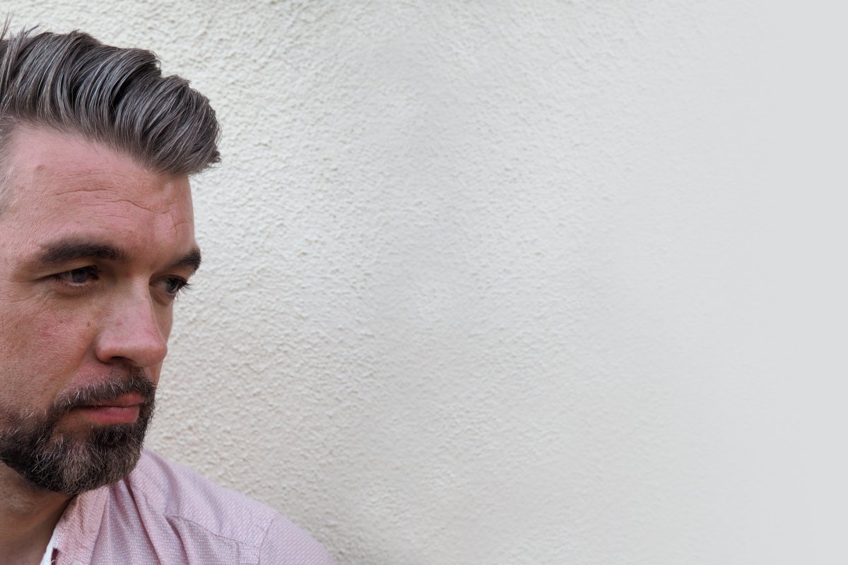 ET_Berlin's tweet photo. Nick Laird is a lawyer, poet, novelist and critic from County Tyrone, Northern Ireland. Don't miss him on February 25 as part of @deBritish Literature Seminar “Neu NI Now” 

Tickets: https://t.co/QkqVIVzpeB

#BritLitBerlin #literature https://t.co/kd4dY6wcib