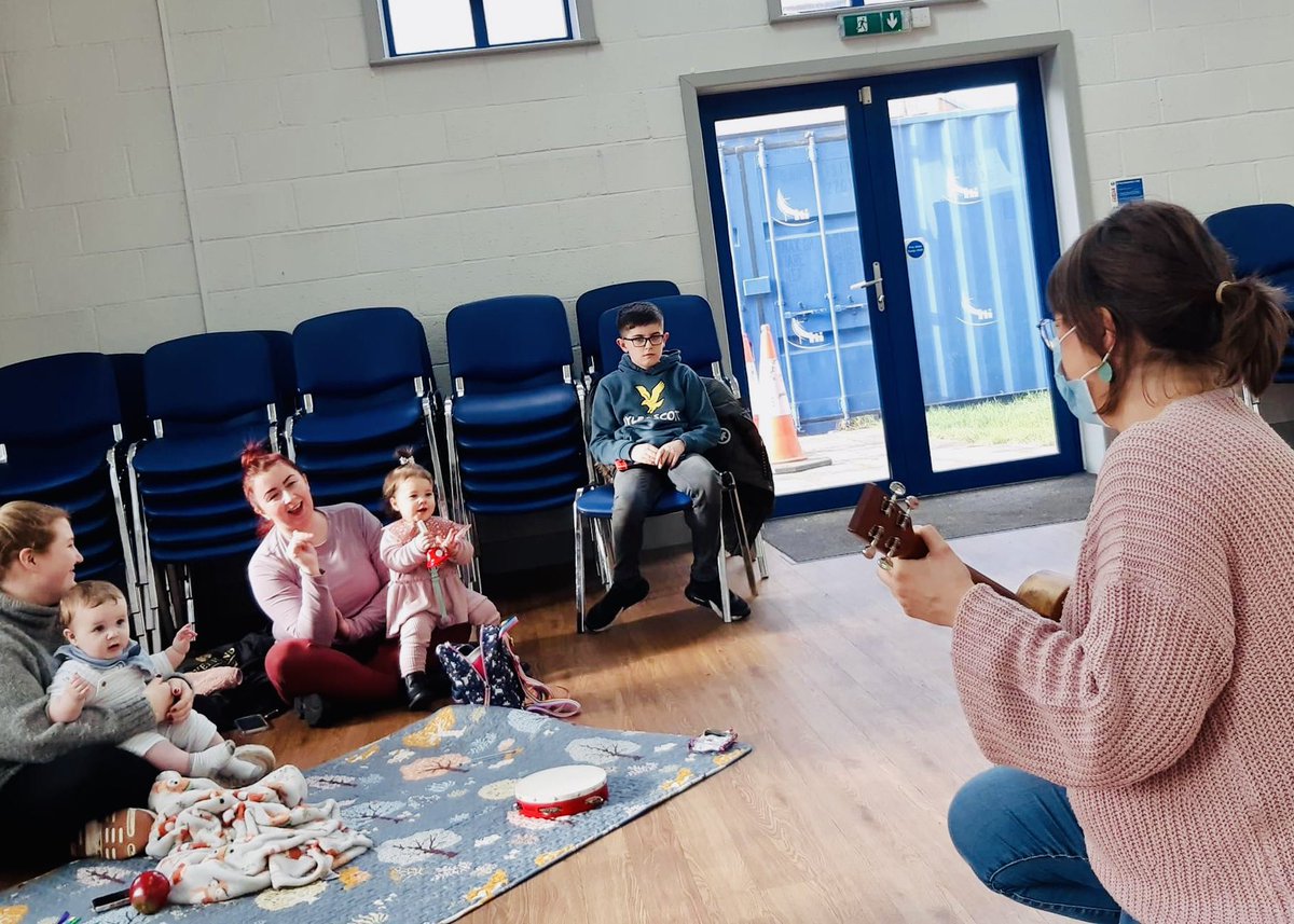 livemusicnowcym's tweet image. Our penultimate #LullabyProject session with #FlyingStart #PortTalbot yesterday &amp;amp; we were joined by older siblings during half term - 8 songs ready to be recorded! 🎶 With @Sienco @StringSisters2 @bethansemmens @Helenwoodsmusic @operasonic @carnegiehall @Arts_Wales_ #EarlyYears