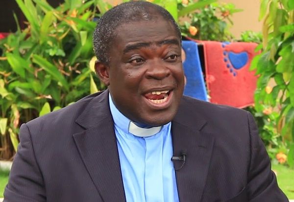 GhKonkosa's tweet photo. Former General Secretary of the Christian Council Of Ghana, Rev. Dr. Opuni Frimpong, has asked government to be bold and suspend the E-Levy policy which does not seem to sync well with Ghanaians.

https://t.co/UNqmMuf0ip https://t.co/oN0bbjnTuV