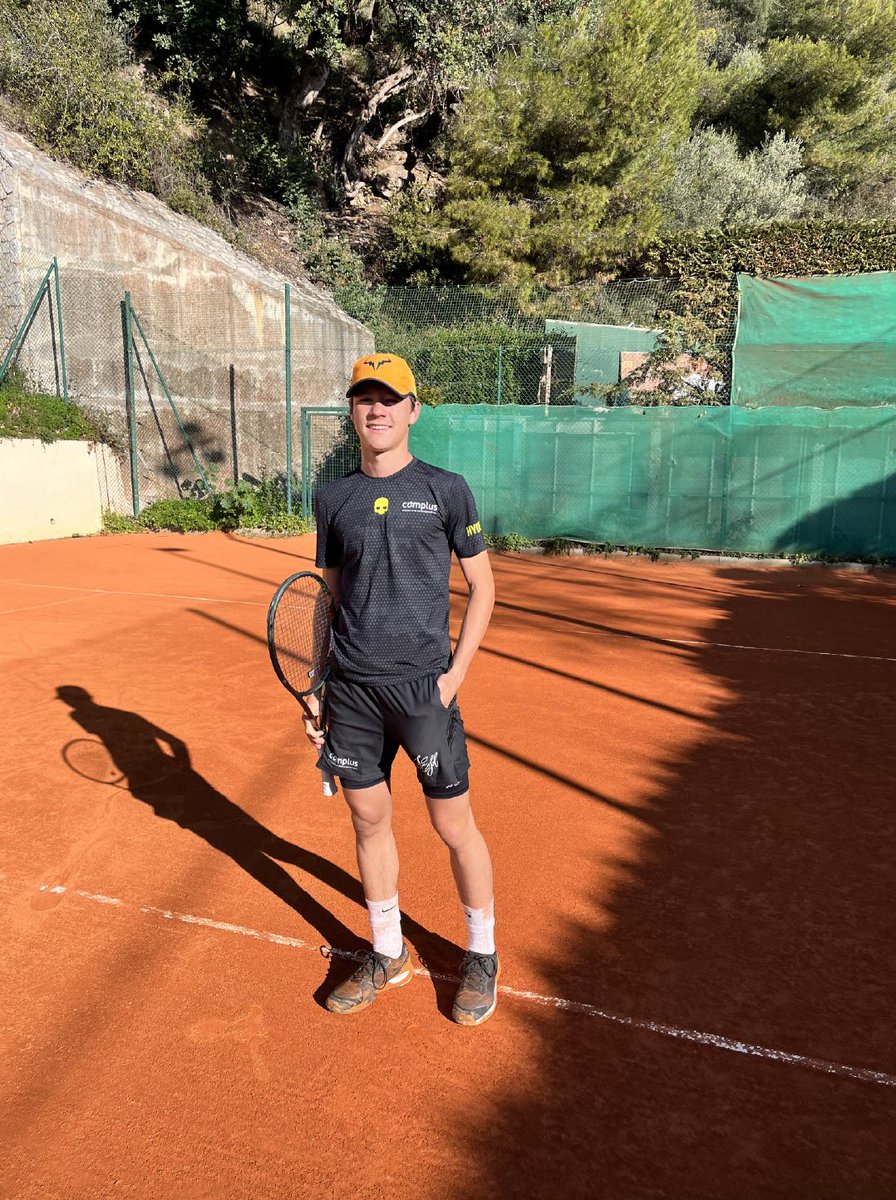GroupeComplus's tweet photo. Complus Group, le sport notre ADN. Equité, esprit d'équipe, respect, dépassement de soi. Parrainage Matteo, tennisman.
Life is good!
#matteoperrod #complus #tennis #communication #digital https://t.co/8eo0fumW6c