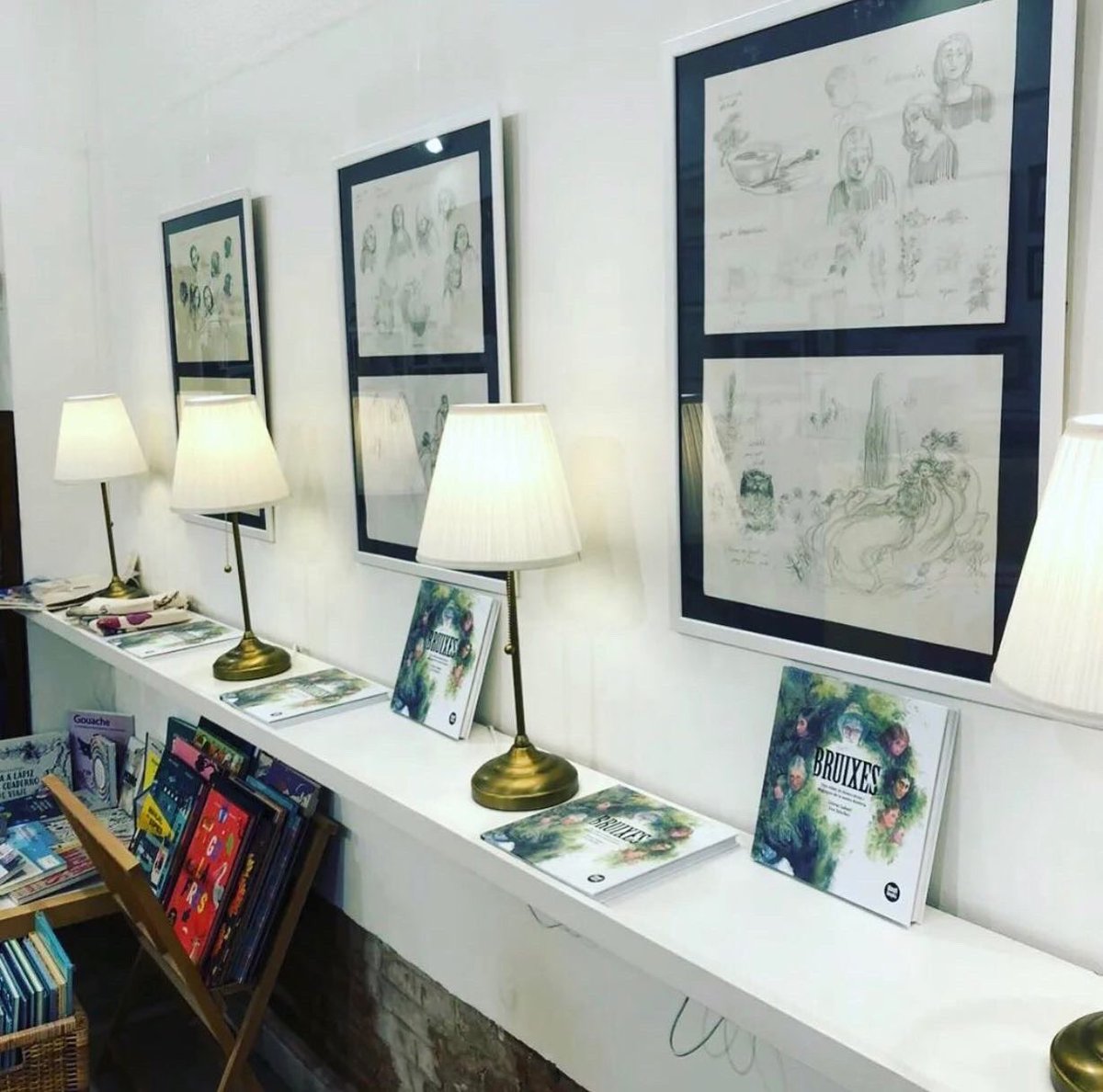 ElDeessa's tweet photo. @SabateMarin a #lectorsaltren a Rubí, parlant de #Bruixes 😍
#glòriasabaté #bindibooks #llegir #llibreries #lectorsaltren #bookstagram #bookstagrammer https://t.co/F0L8K0dPmM