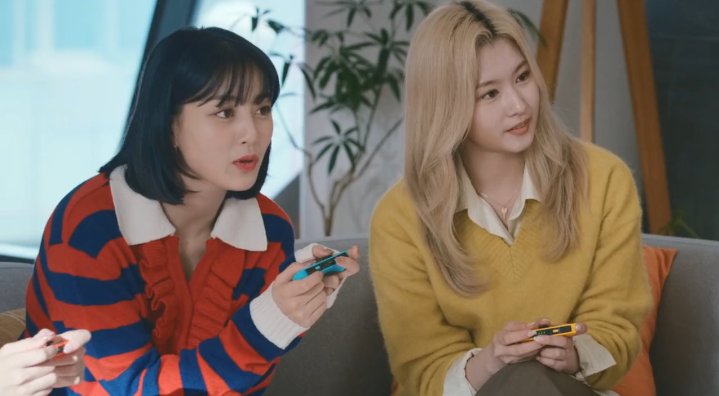 My babies fr💛💜

#SAHYO #지효 #사니 #트와이스